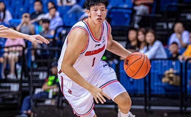 九游娱乐入口-丹尼斯表现出色，助球队逆转战胜对手