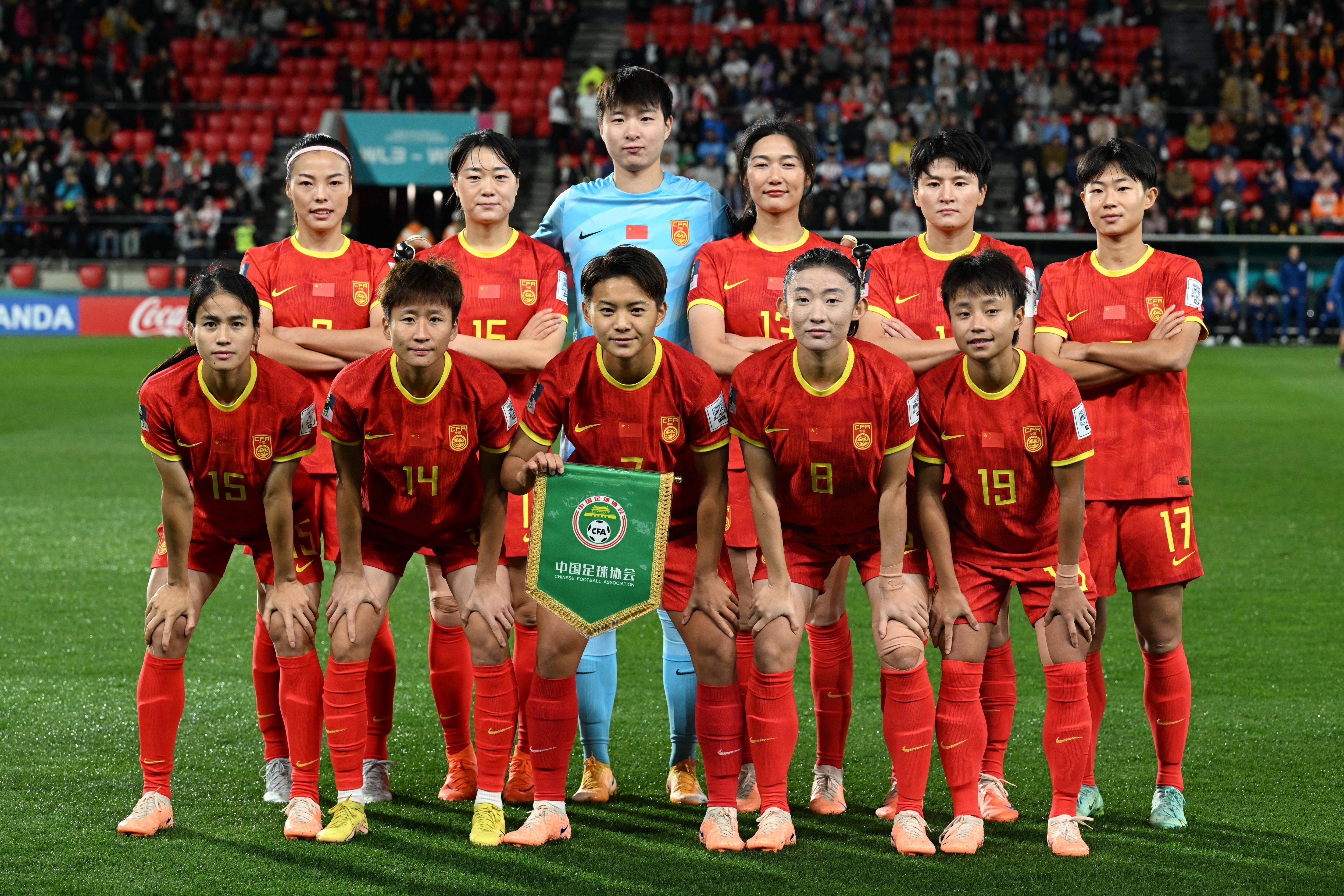 九游体育APP下载-中国女足队员受到国内外球迷关注，成为焦点