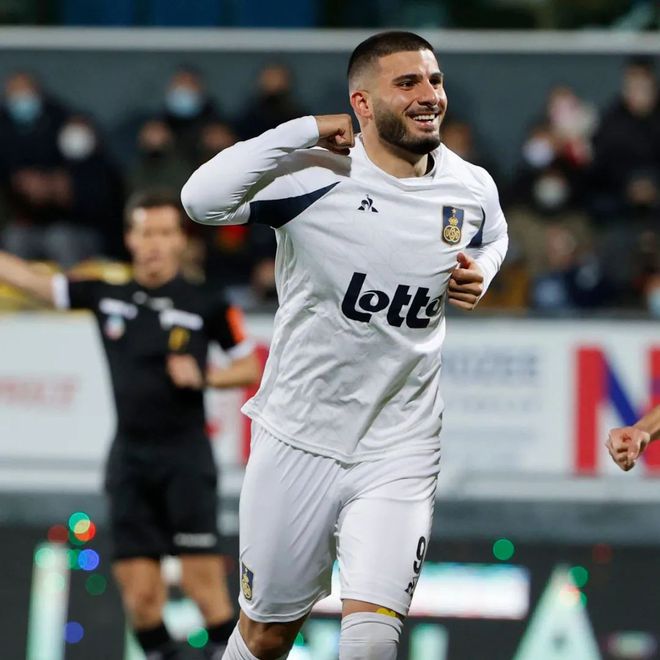 九游体育-不莱梅取得突破性胜利，表现出色让人震惊的简单介绍