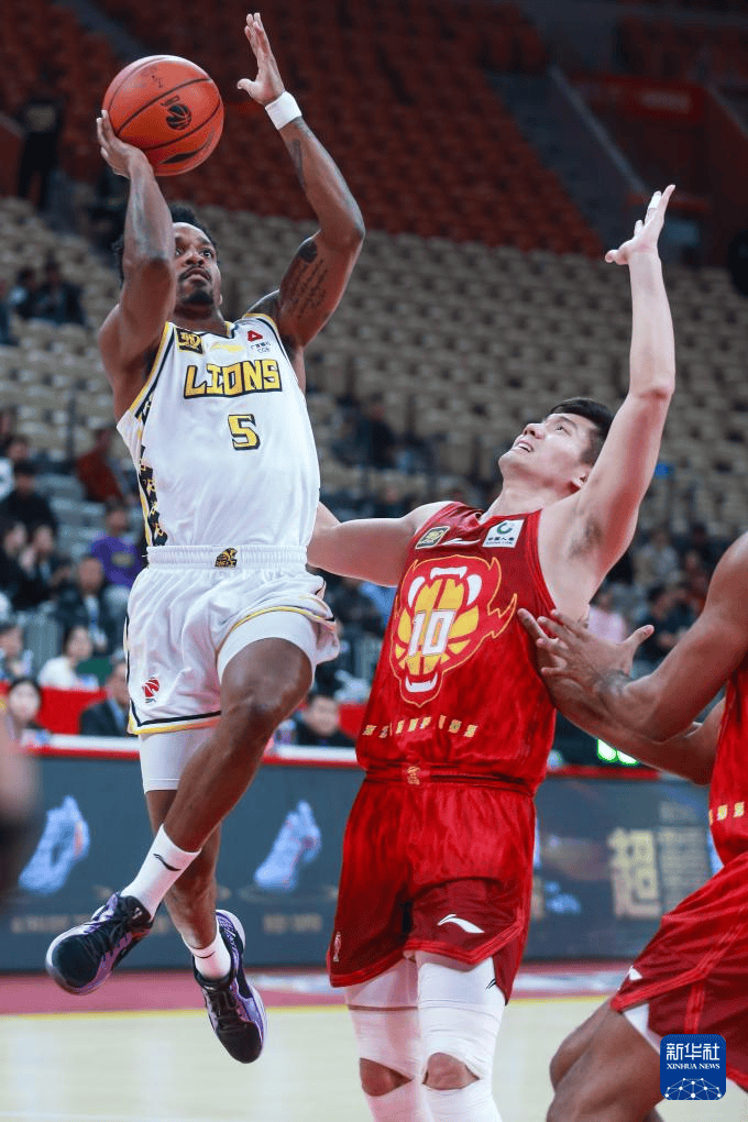 九游体育平台-深圳男篮成功逆转比赛,取得胜利