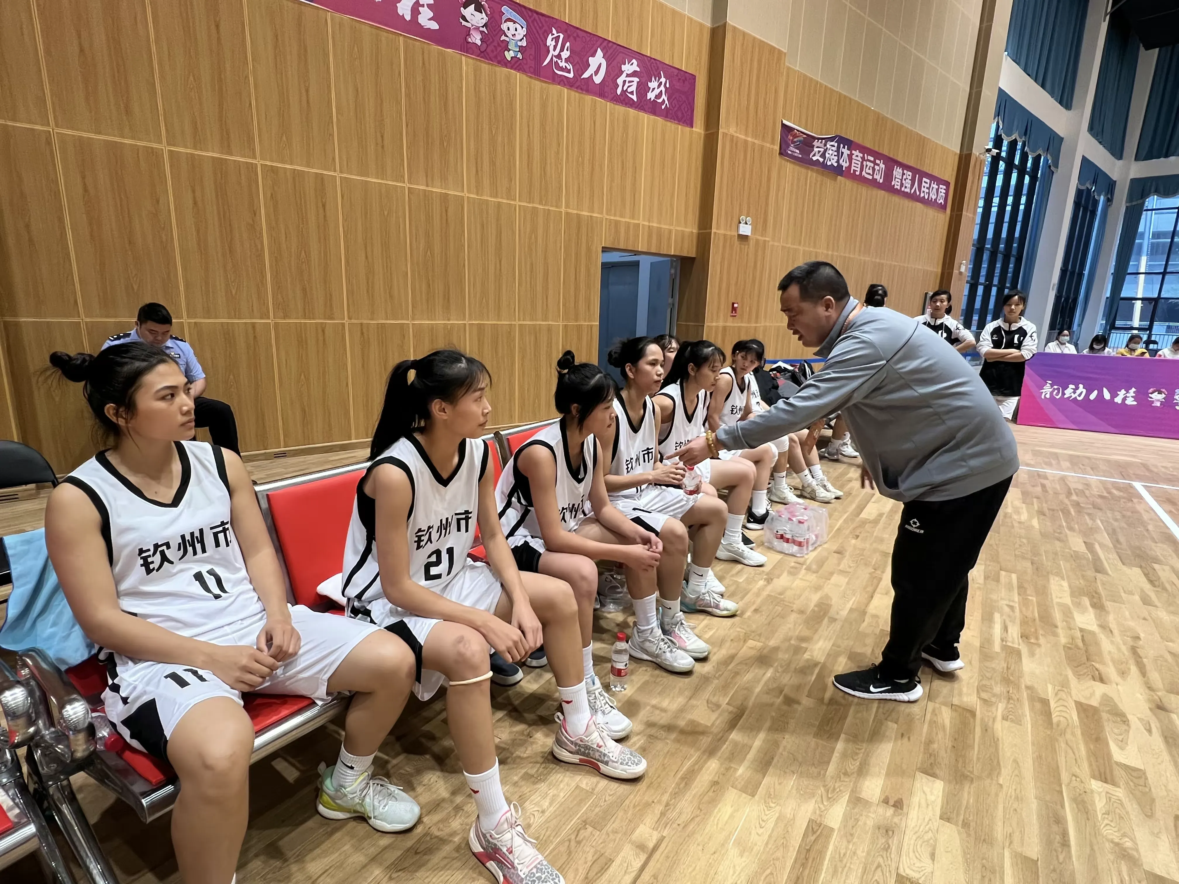 九游娱乐入口-关于身临其境感受篮球比赛的精彩绝伦的信息