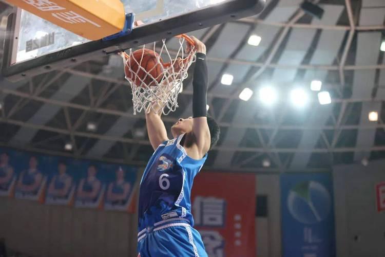 九游游戏-广州恒大客场逆转胜重庆斯威,豪取连胜的简单介绍