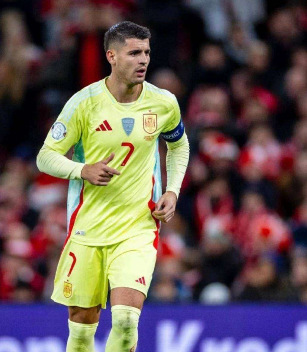 九游娱乐-包含葡萄牙球员受伤退出比赛，西班牙队球迷为他鼓劲的词条