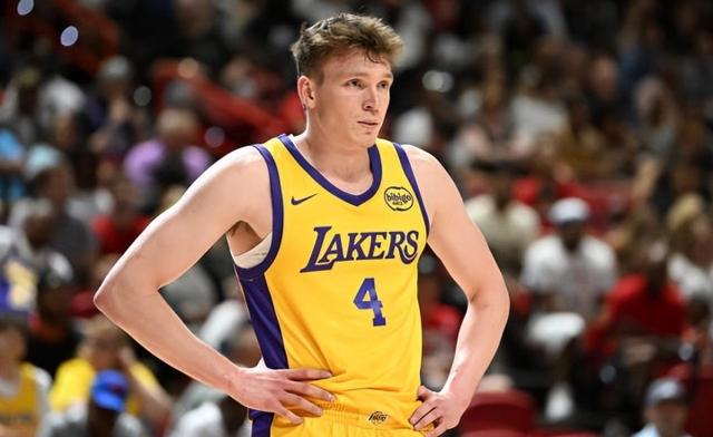 九游娱乐官方网站-新秀发挥出色,获得主教练的肯定