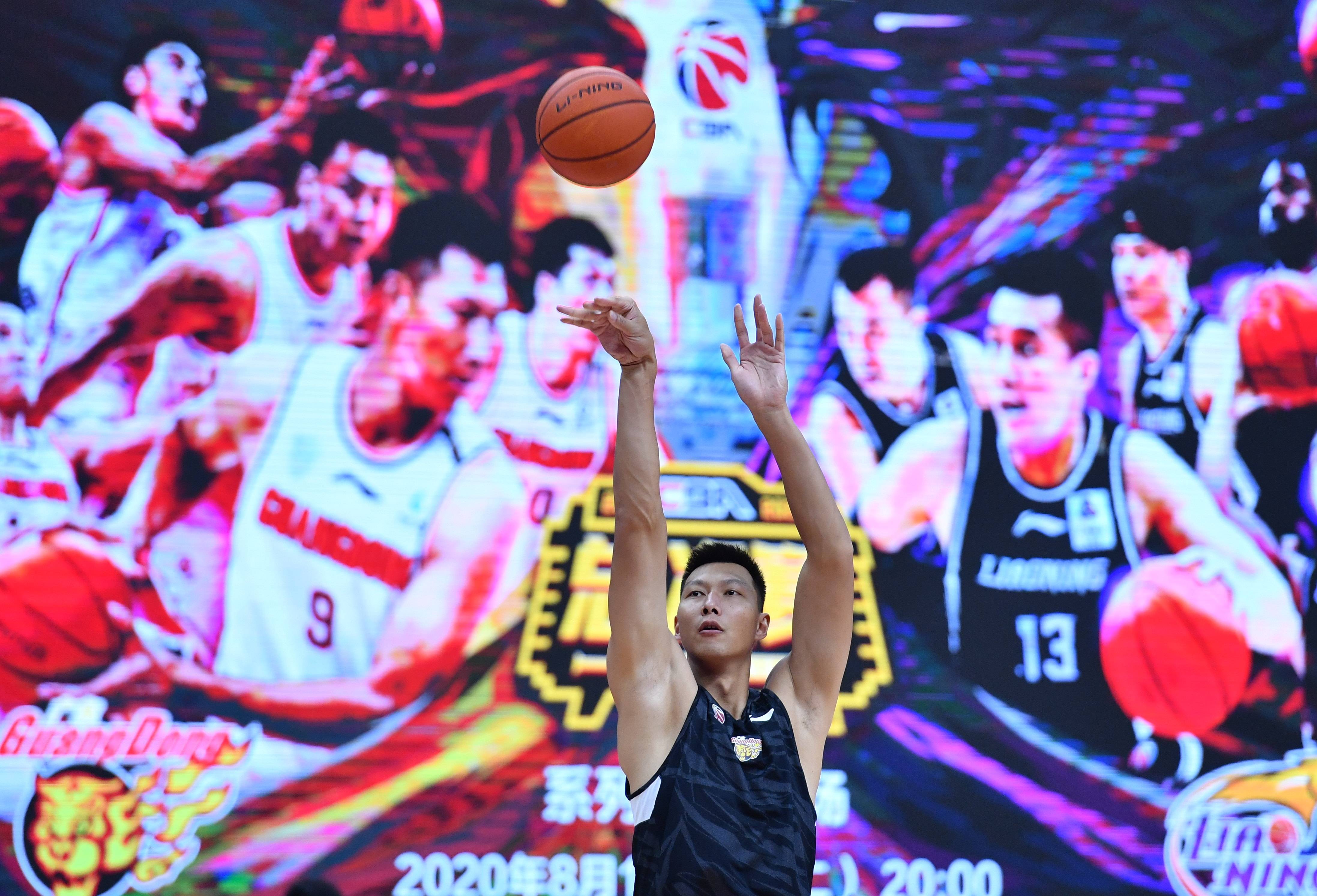 九游官网-包含卡尔斯鲁厄队士气高昂备战比赛的词条