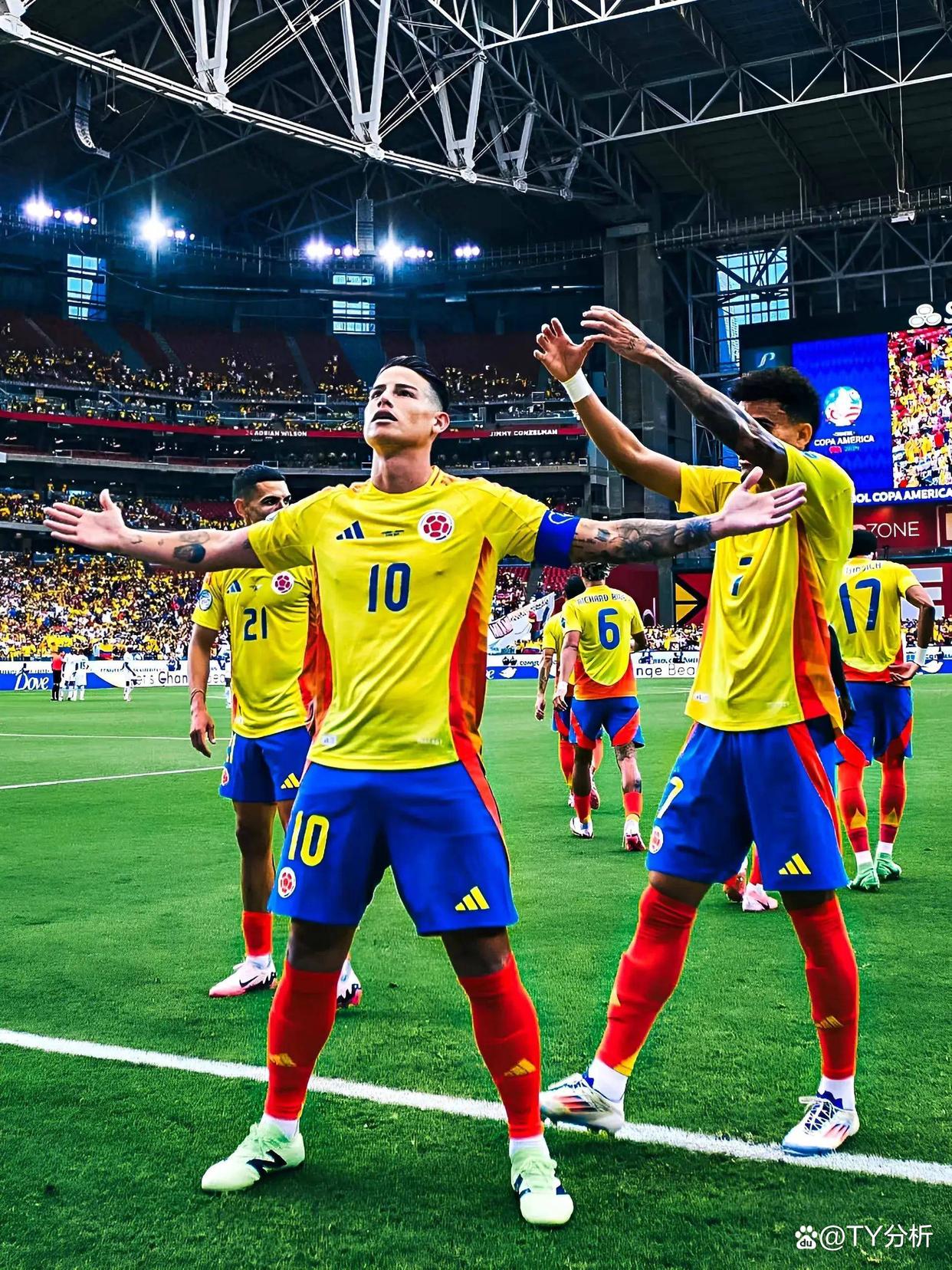 九游体育-哥伦比亚队举行集训备战比赛