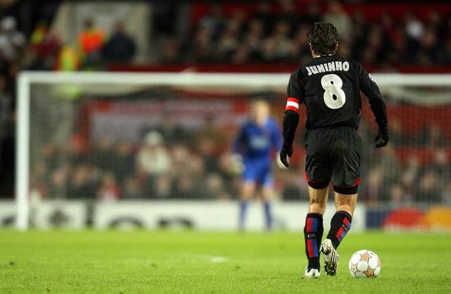 九游APP-足球比赛中的精湛技艺惊艳全场的简单介绍