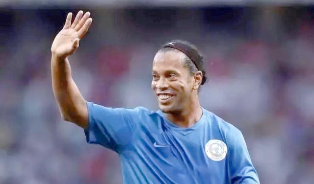 九游APP-足球比赛中的精湛技艺惊艳全场的简单介绍