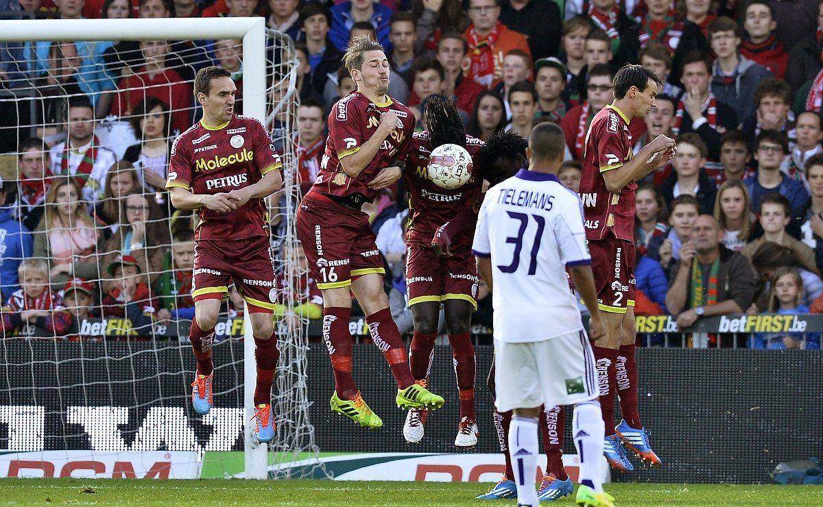 九游娱乐网站-包含基辅迪纳摩逼平摩纳哥，晋级前景稍显不稳的词条