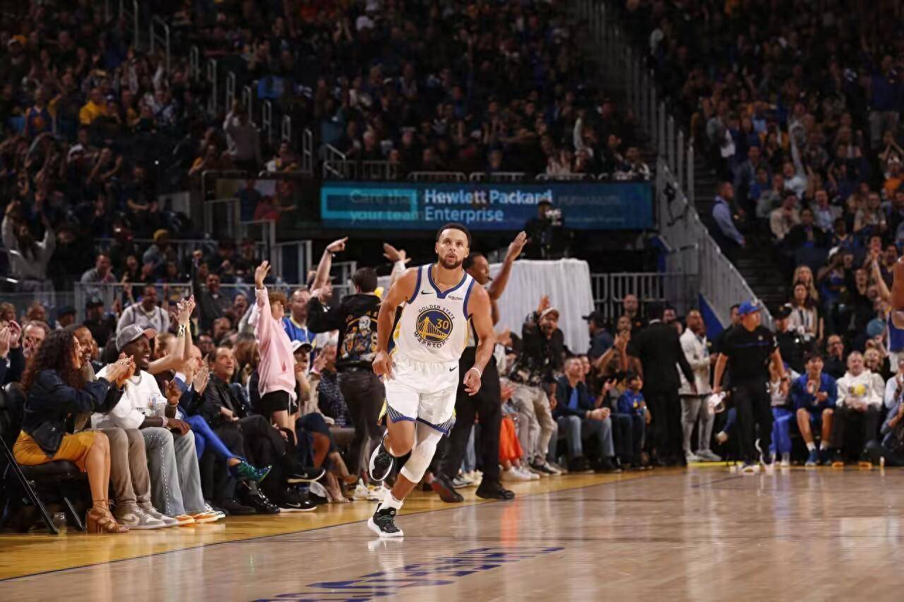 九游中国-包含勇士队核心延续高效表现，带队走向成功的词条