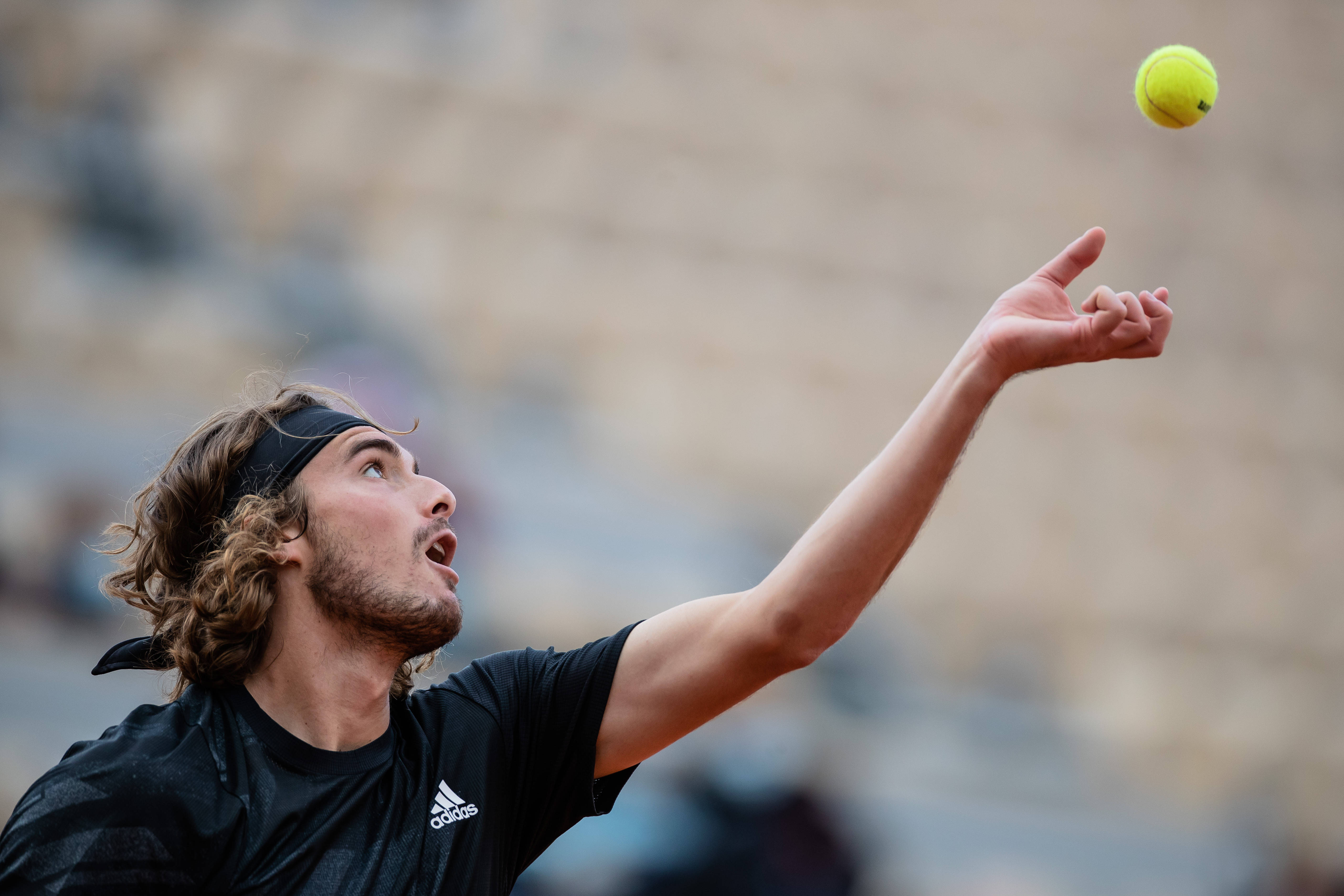 九游app下载-澳大利亚网球队险胜日本网球队，西西帕斯打破历史纪录的简单介绍