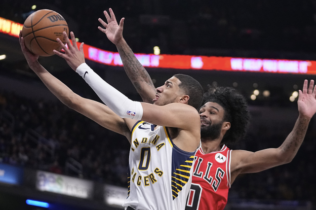 九游APP-步行者客场逆转太阳，奥拉迪波砍下关键球的简单介绍