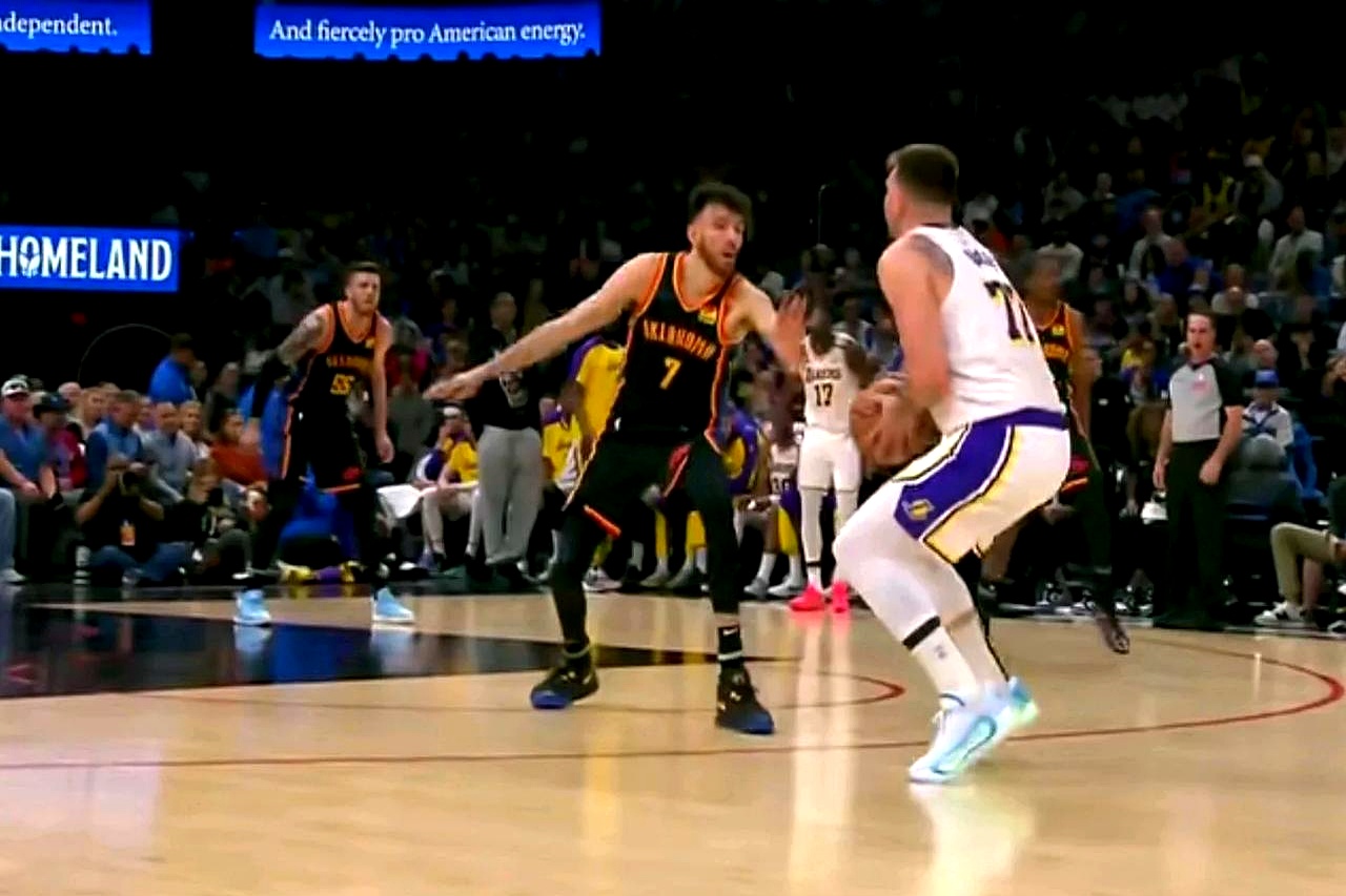 九游VIP-包含雷霆错失逆转遭遇两连败的词条