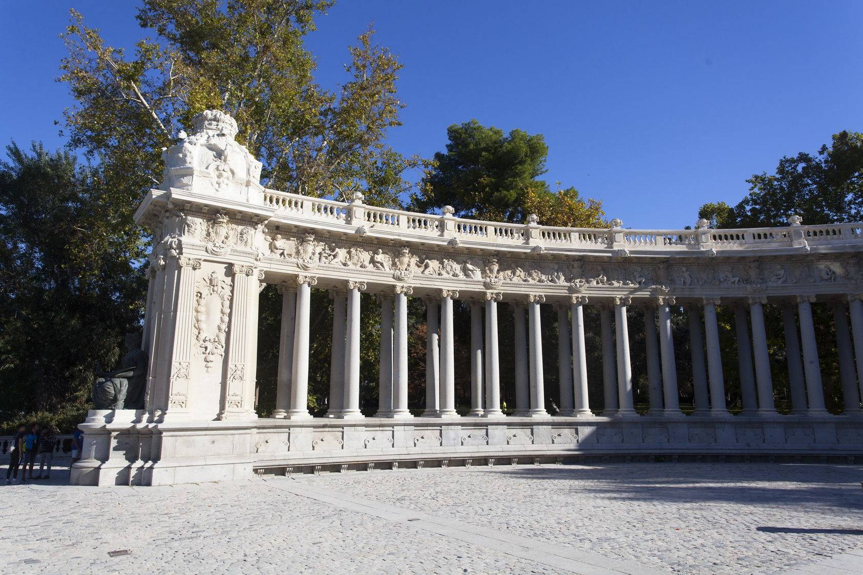 九游体育官方入口-塞维利亚横扫葡萄牙，加维打破历史纪录